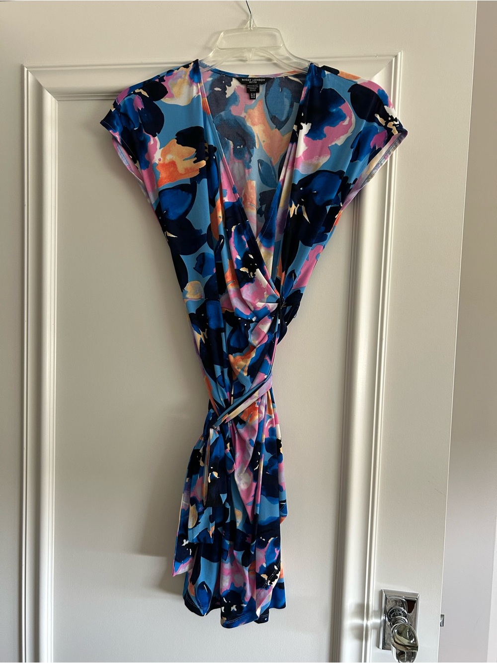 💕🦋🦋Maggie London Blue Floral Wrap-Style Dress💕🦋🦋 - Picture 5 of 6